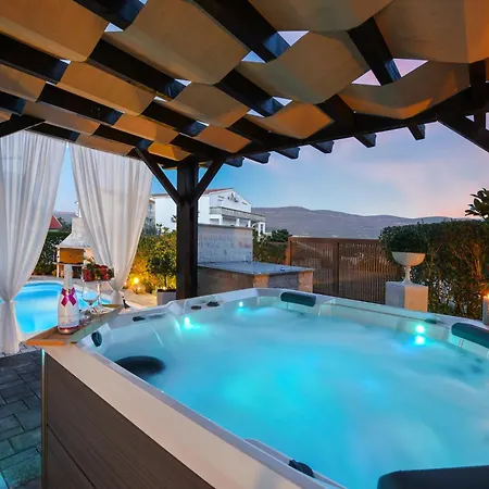 Sea View Bella With Private Heated Pool וילה Pridraga