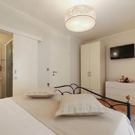Sea View Bella With Private Heated Pool וילה