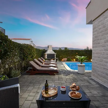 וילה Sea View Bella With Private Heated Pool *