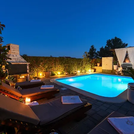 Sea View Bella With Private Heated Pool