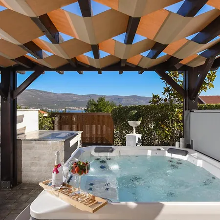 וילה Sea View Bella With Private Heated Pool *
