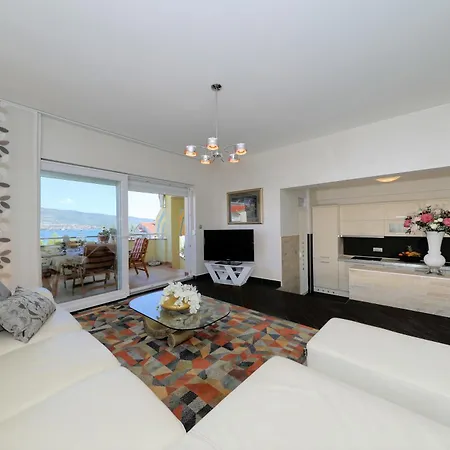 Sea View Bella With Private Heated Pool Villa Pridraga